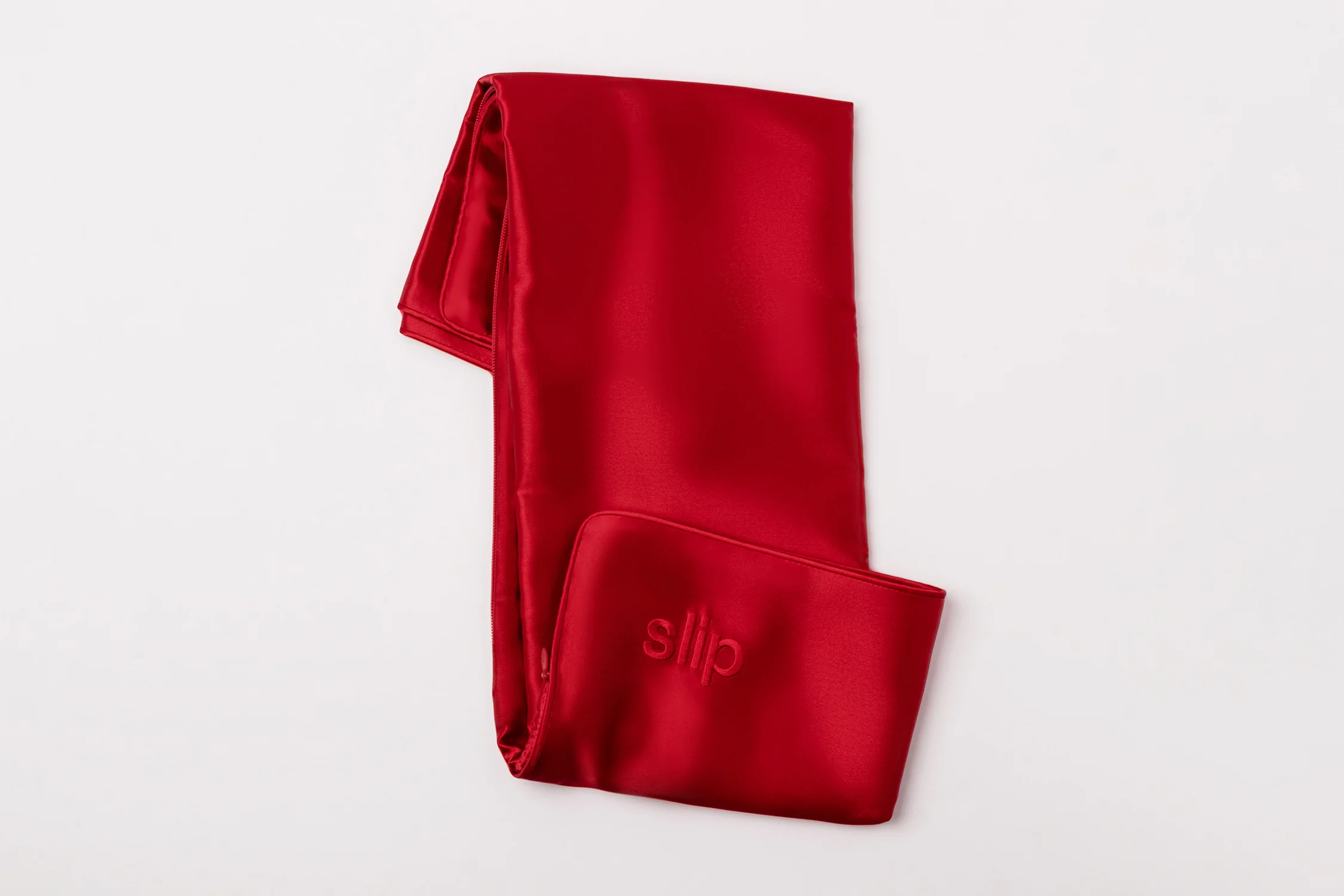 Scarlet Queen Zippered Pillowcase - Image 5